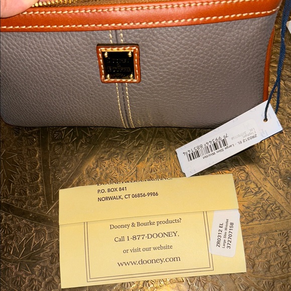 Authentic Dooney & Bourke Gray and Tan Leather Large Slim Wristlet- New w/ Tag! - Picture 12 of 12